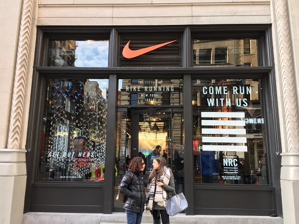米ナイキ NYCロゴ商品発売へ。市とライセンス契約締結 NIKE