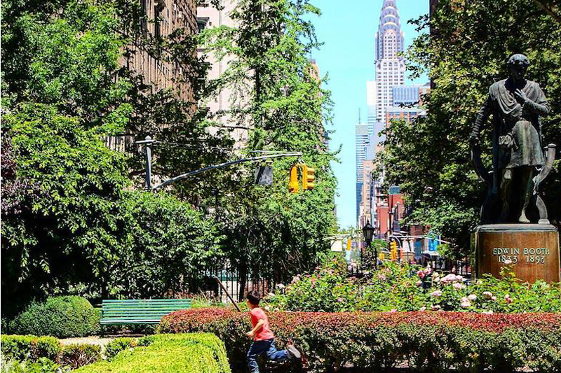 クリスマスイブのみ一般公開!グラマシーパークのキャロルイベント