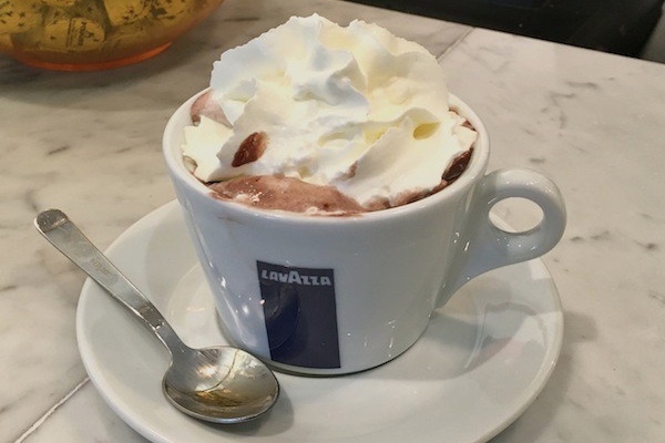 Caffè Lavazza (ラバッツァ) Caffè Lavazza