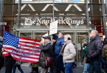 NYタイムズ本社前 報道の自由訴えるデモ行進 free press rally