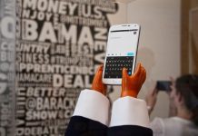 トランプ氏の新プラットフォーム 早くも閉鎖へ Daily Show Trump Twitter Library