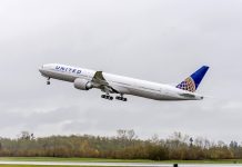 ユナイテッド航空 両隣の乗客を「大きな豚」と侮辱した女性客を降機に