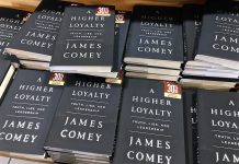 コミー前FBI長官の新刊本「A HIGHER LOYALTY」 4月17日より発売 コミー A HIGHER LOYALTY