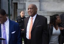 米コメディアン ビル・コスビー被告、性的暴行罪で、3年から10年の禁固刑 ビル・コスビー