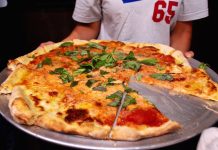 差し押さえのNY人気ピザ店 営業再開 Di Fara North 3rd Street Market