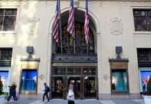 老舗百貨店ロード&テイラーNY五番街店を閉店へ 苦戦続く米小売業界 ロード&テイラー