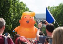 トランプベビー 大英博物館ほか英国の美術館でひっぱりだこ トランプベビー