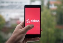 エアビーCEO 週3日出社モデルは機能しない Airbnb