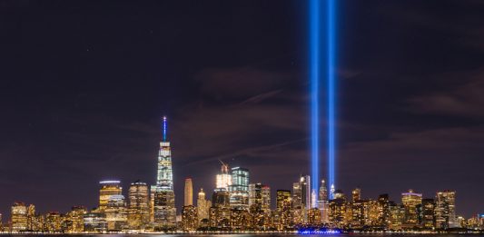 追悼の光 米同時多発テロ 追悼 9/11