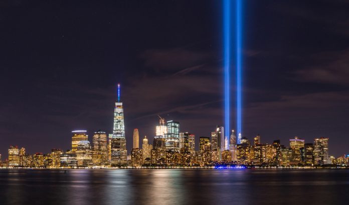 追悼の光 米同時多発テロ 追悼 9/11