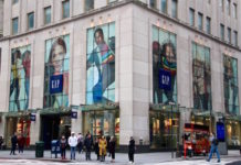 米ギャップ5番街の旗艦店を1月閉鎖へ GAP