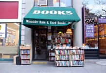 ニューヨークの古本屋 地元民の支援で閉店危機を回避 ウエストサイダーブック