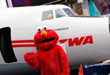 タイムズスクエアのエルモが少女に痴漢か。NY市警察が逮捕 elmo