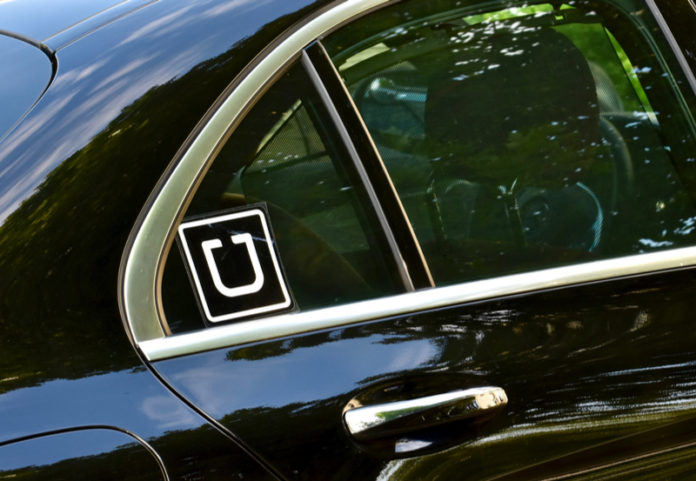 SC州議会で法案提出 ウーバーなど配車サービスに電飾サイン義務付け 