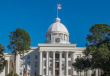 アラバマ州 人工妊娠中絶をほぼ全面的に禁止へ。法案成立 Alabama State Capitol