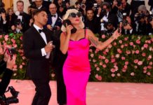 テーマは「キャンプ」メットガラレッドカーペット2019