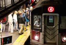 NY地下鉄、500人の警察を増員へ。オカシオ・コルテス議員らは反発 MTA