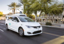 米アルファベット傘下 ウェイモ 自動運転車サービスを配車大手リフトに拡大