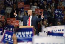 世論調査:トランプ大統領の支持率が過去最高に。経済分野の取り組みで評価上昇