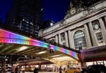 プライドシティ NY各所でレインボーライトアップ Pershing Square-42nd Street Viaduct