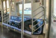 NY市 地下鉄のホームレス問題に新サポートプログラム homeless subway