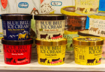 店頭アイスクリームを舐めて炎上の女性、テキサス州地元警察が特定 Blue Bell ice cream