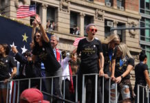 ラピノー選手「ヘイトでなく愛を」米女子サッカー NYで優勝パレード USWNT Ticker Tape Parade
