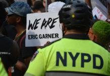 エリックガーナー窒息死事件 NY市警察懲戒審議は警官の解雇を推薦