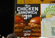 米ポパイズで刺殺事件、人気のチキンサンドを巡って口論か chicken sand popyes