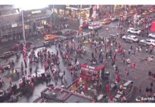 NYタイムズスクエアで銃声?オートバイの音でパニックに times square