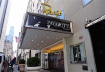 NYの独立系映画館パリス・シアター 71年の歴史に幕 paris-theater