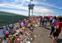 米、ウォルマート アサルト銃の弾薬販売を中止、バックグラウンドチェックの強化呼びかけ Grossinger / Shutterstock.com