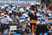 マイケル・ムーア監督 バーニー・サンダース氏の支持を表明 Michael Moore