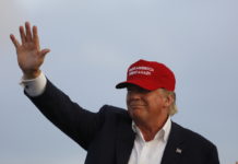 「バカな決定」トランプ陣営がツイッターの政治広告禁止を非難