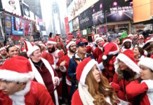 ニューヨークでサンタコン2019開催。街がサンタだらけに SantaCon2019