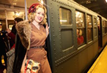 NY地下鉄をレトロ電車が走行「ホリデー・ノスタルジア・ライド」 Nostalgia Train