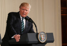 トランプ氏 大統領に署名「大学は反ユダヤ主義を拒否しなければならない」