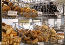 ニューヨーク市長、ベーグルをトースト? ありえないと市民酷評 Bagel