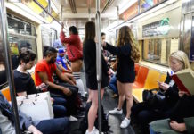 NYノーパンツサブウェイライド2020。春のような暖かさの中で開催 no pants subwayride 2020