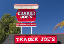 米人気食料品店トレーダー・ジョーズ創業者、ジョー・コロンブさん89歳で死去 Trader Joe's