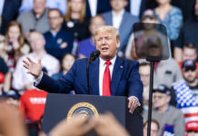 トランプ大統領、映画「パラサイト」のオスカー受賞とブラピに不満 President Donald Trump