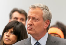 「市長に宣戦布告」NY市警察の組合がツイート。警官連続襲撃事件を受け