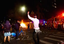 【写真&動画】NY市 ミネソタ州黒人男性死亡の抗議デモが過激化