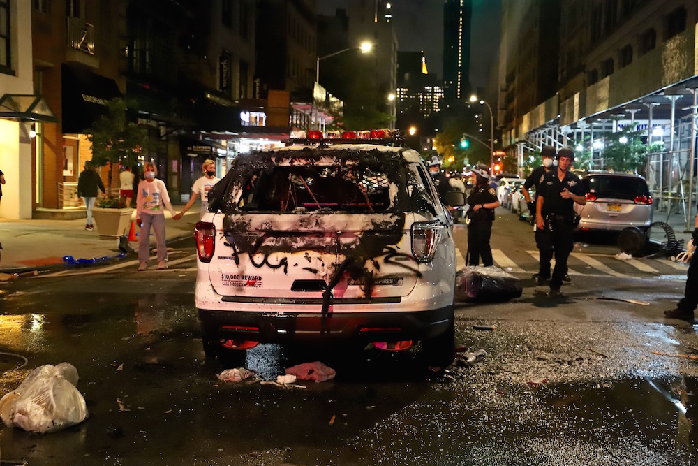 気警察車両　破壊 ニューヨーク BLM 破壊