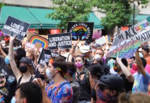 NYCプライドパレード、警官の参加を禁止 ブラックライブズマター プライドパレード