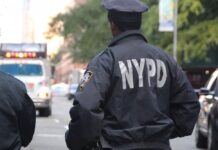 それ必要?ニューヨーク市警ダンスチームがテレビ出演、オンラインに批判殺到