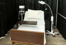 NY市 新型コロナの臨時病院 患者79人に57億円