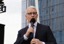 世論調査は「鳩の赤ちゃん」、CNN人気司会が本音ポロリ