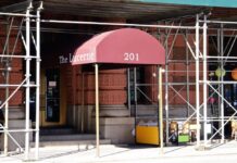 NY市、ホームレスのホテル滞在に住民猛反対。市は方針転換へ アッパーウエストサイド ホームレス ニューヨーク