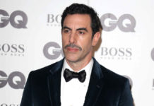 サシャ・バロン・コーエン フェイスブックはトランプ氏の「共犯者」、陰謀論拡散に警鐘